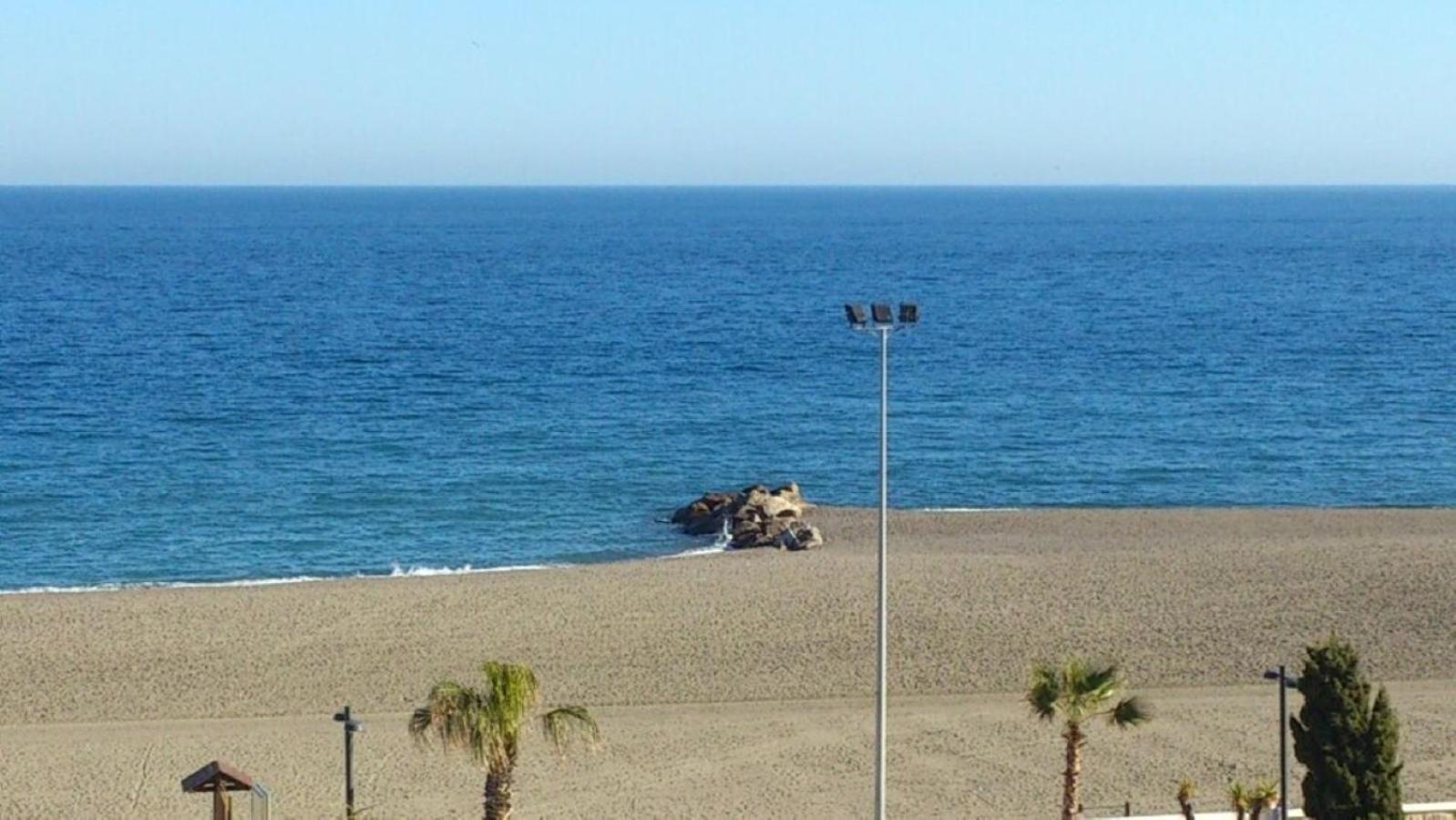 Hotel Miraya Beach Torre Del Mar Exterior foto